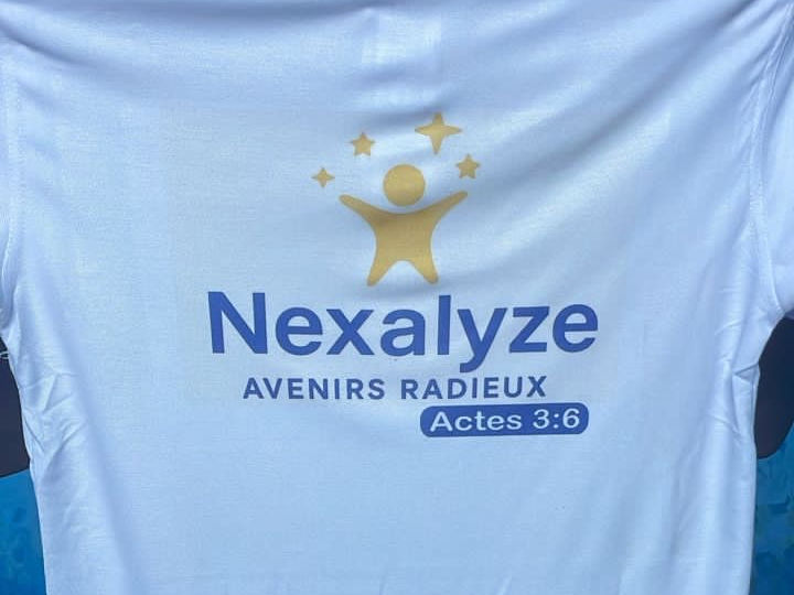 De nouveaux polos, symbole d’unité et de fierté