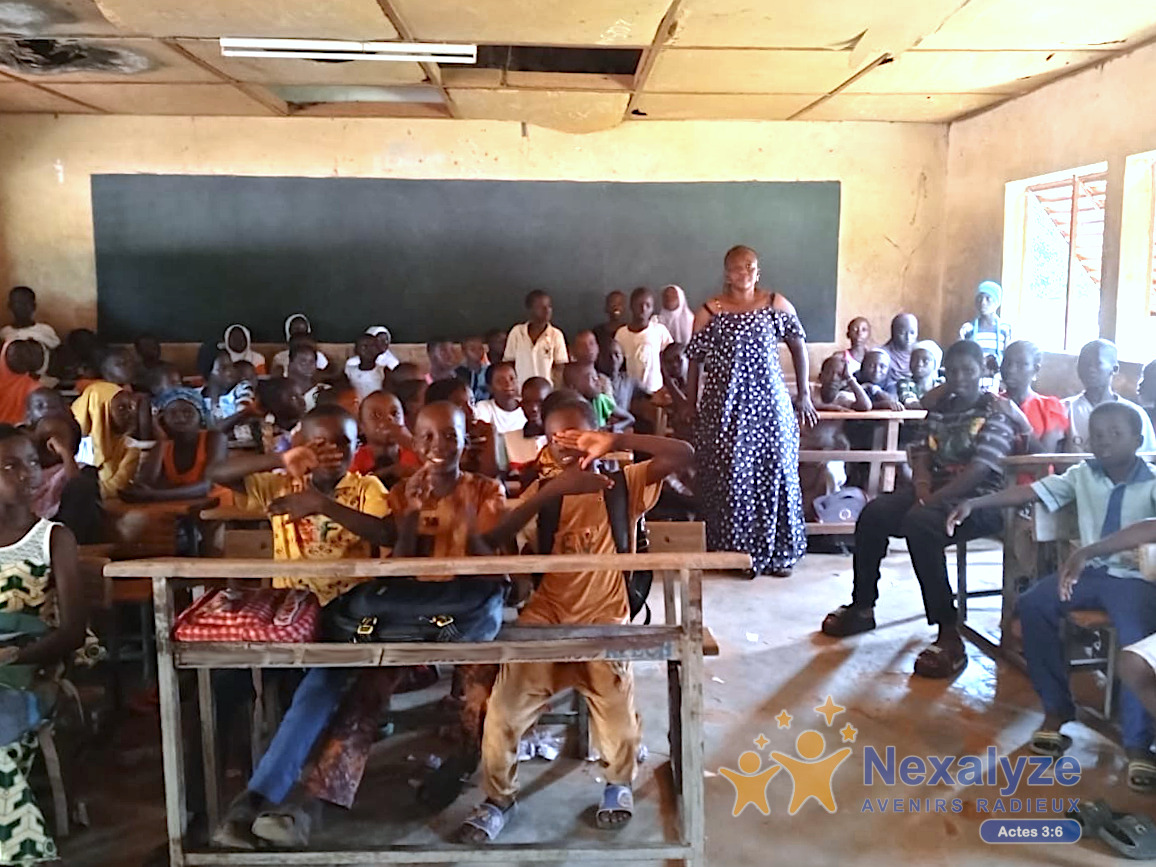 Un geste, mille sourires: remise de fournitures scolaires de la rentrée 2025